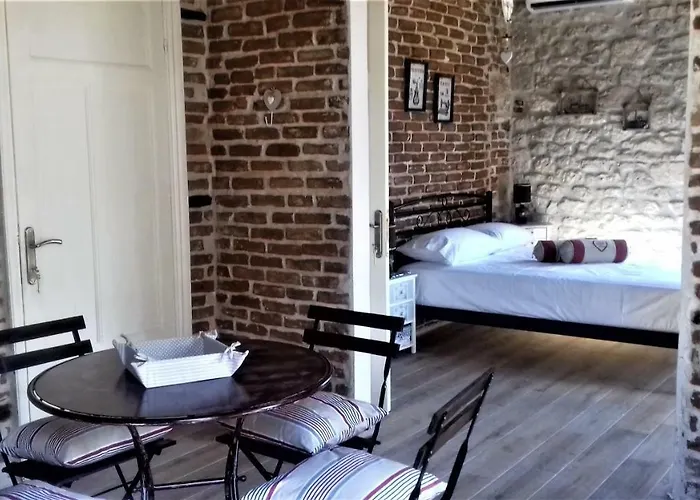 Elisw Apartment *